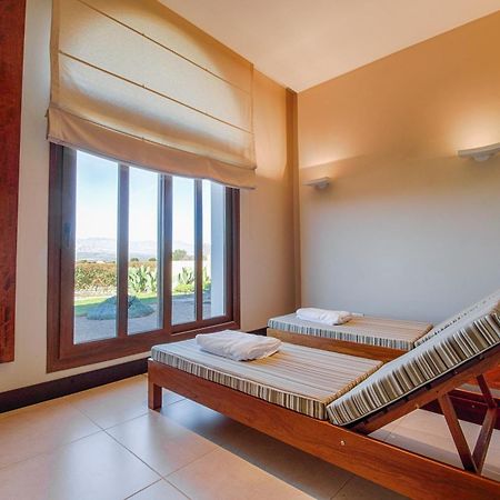 Grace Cafayate Hotel Kültér fotó A room at the spa