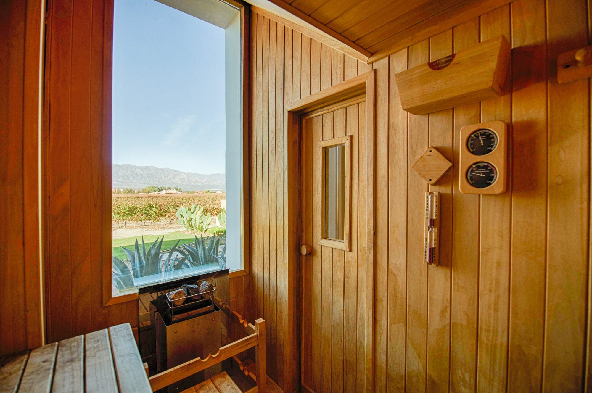 Grace Cafayate Hotel Kültér fotó A modern Finnish sauna
